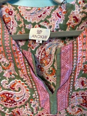 Anokhi Women's Green and Pink Paisley V-Neck Top Medium NEW